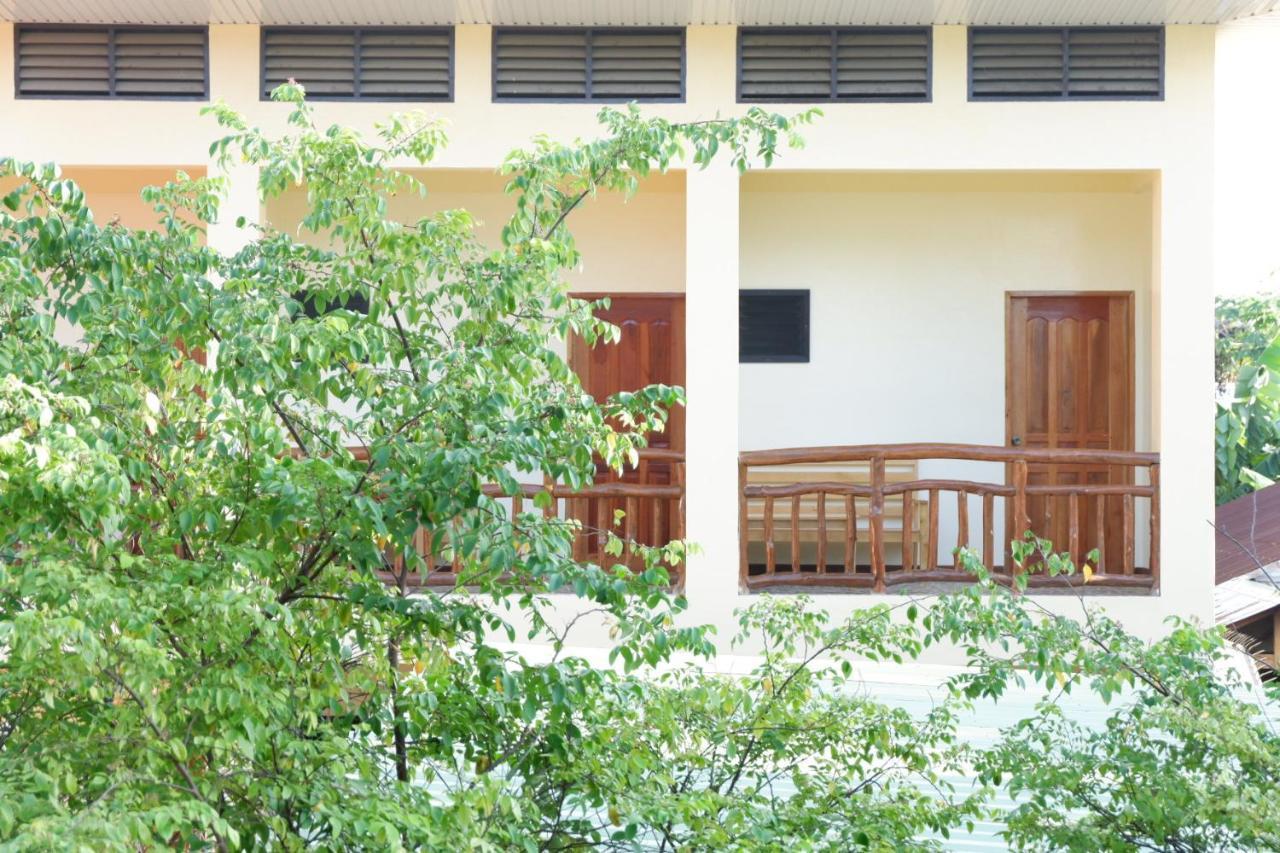 Tlshaw Homestay Хенерал Луна Екстериор снимка
